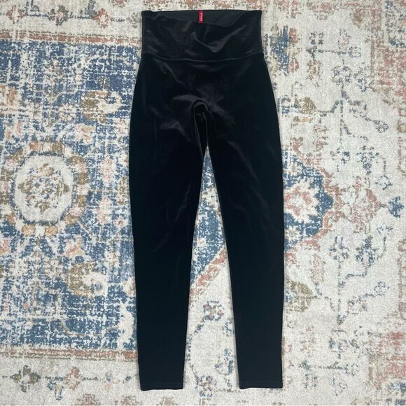 SPANX Shapewear Velvet Black Sculpting Leggings Size M Medium EUC - Picture 2 of 9